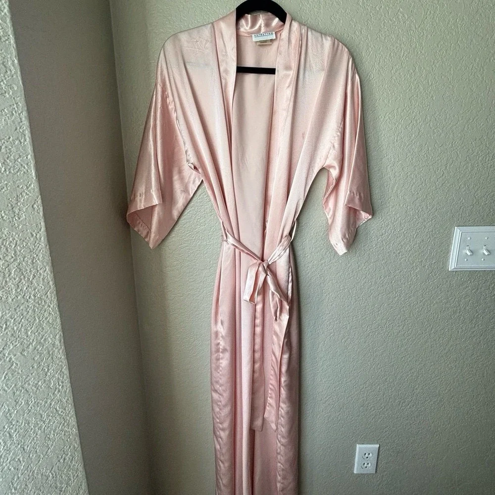 Vintage Nordstrom Belted Night Robe Pink Lingerie. Med-Large Petite.‎